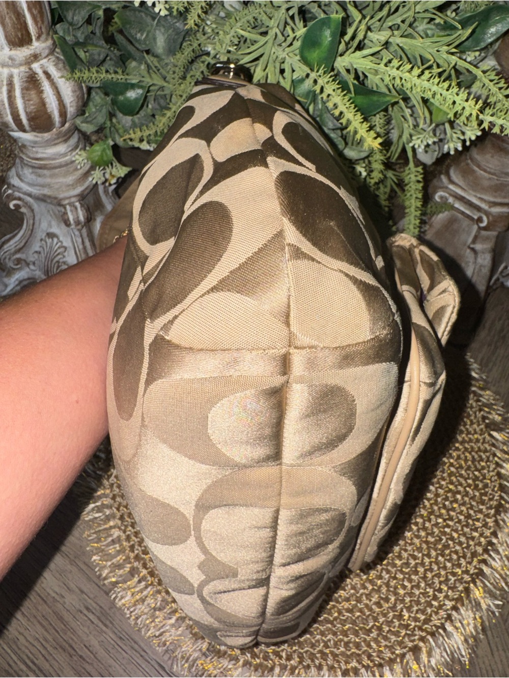 Coach Signature Hobo Bag w/ Wide Shoulder Strap Excellent Preloved Condition - Picture 7 of 8